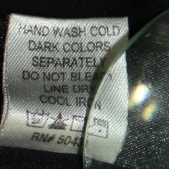 Marilyn Monroe by Warner's Womens  Black Sheet Dragon Embroidered Robe sz Medium - Picture 6 of 9